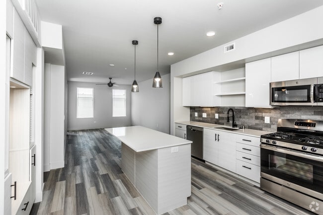 2BR, 2BA - 1109 SF