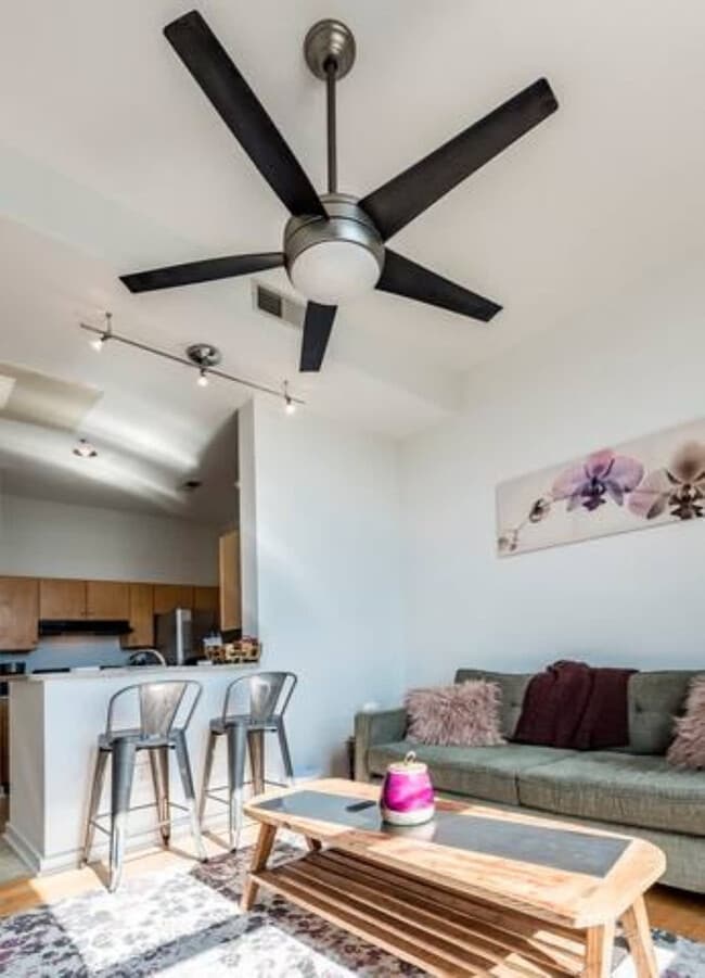 Photo - 715 N Church St Unidad ID1367387P