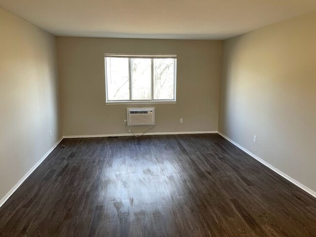 Photo - Hidden Pond Apartments