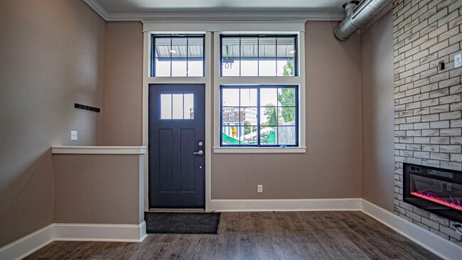 Photo - 151 E Eagle St