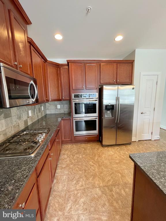 Photo - 43691 Yulan St