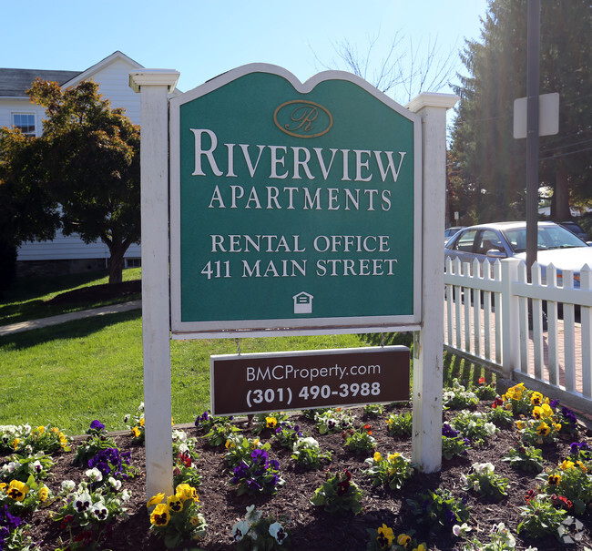 Riverview Apartments - Riverview Apartments