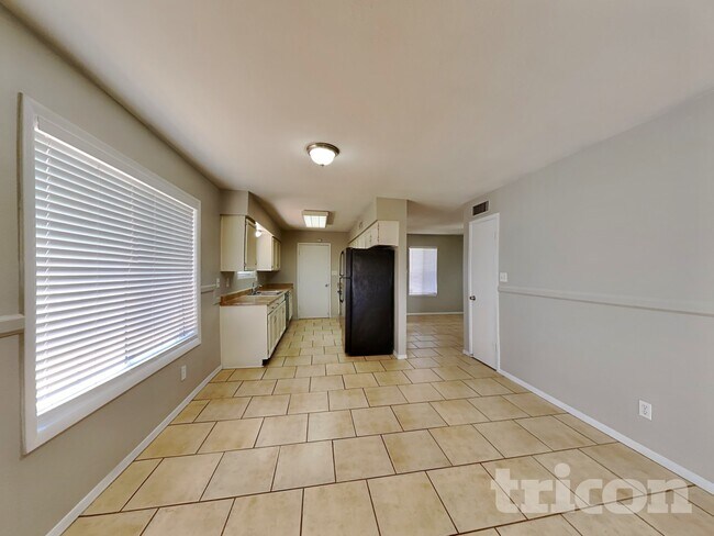 Photo - 646 W Enid Ave