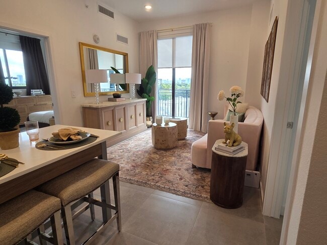 Photo - 1839 Monroe St Unidad B3