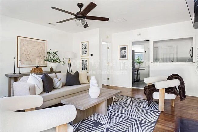 Photo - 530 Erin Ave SW