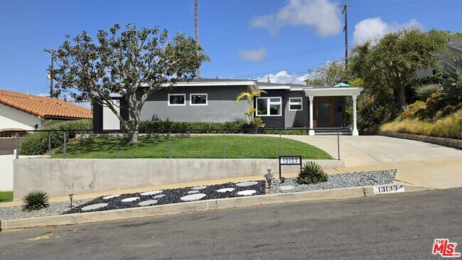 Photo - 13133 Dewey St