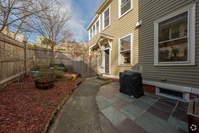 Building Photo - 77 Columbus Ave Unit 1 Rental