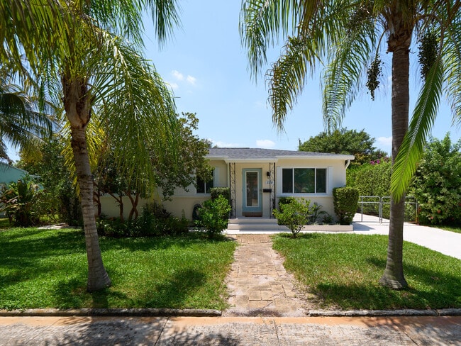 Photo - 222 Bayberry Dr