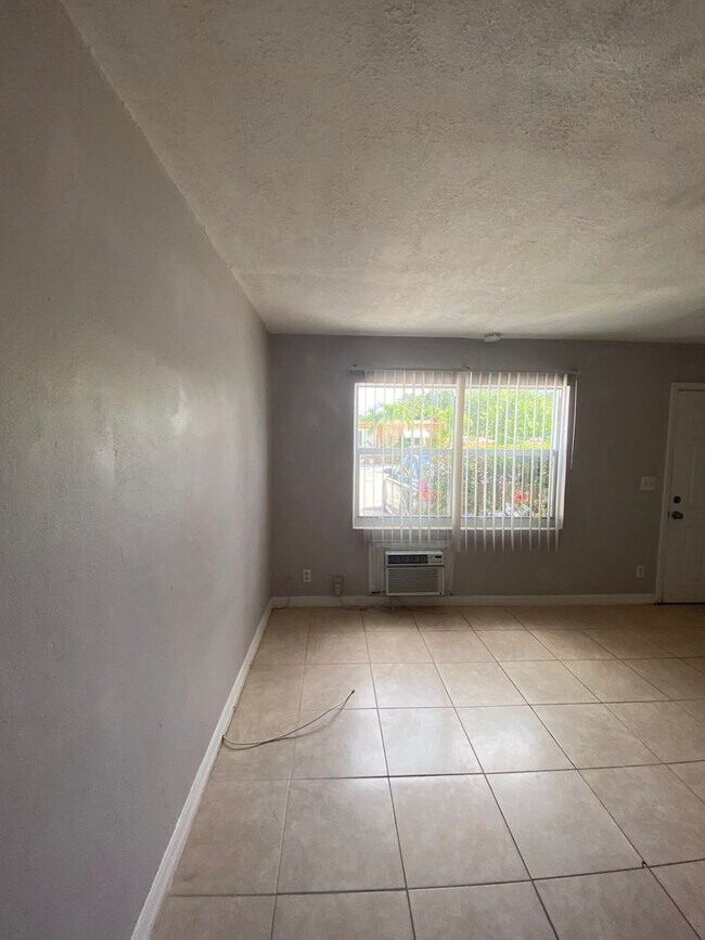 Photo - 1820 Redbank Rd Unit 2