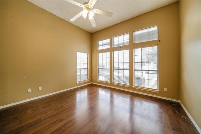 Photo - 3325 Devonshire Dr