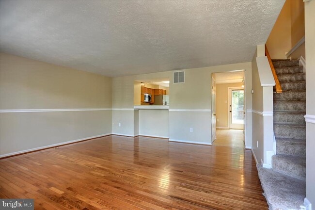 Photo - 437 Ashton Ln