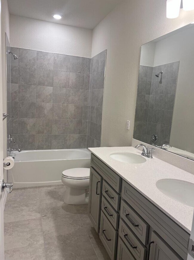 2280 Appleton Cir S