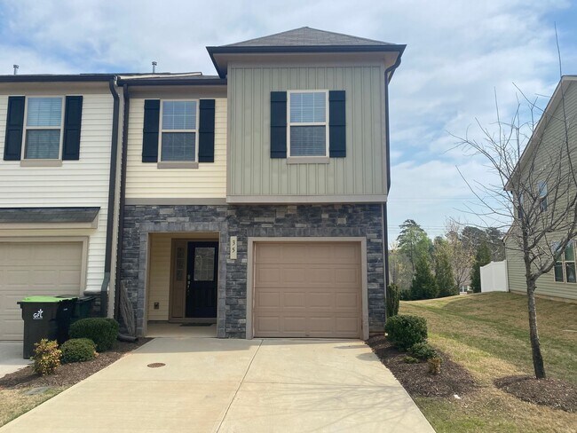 Photo - **Charming 3/2.5 Townhome in Clayton**