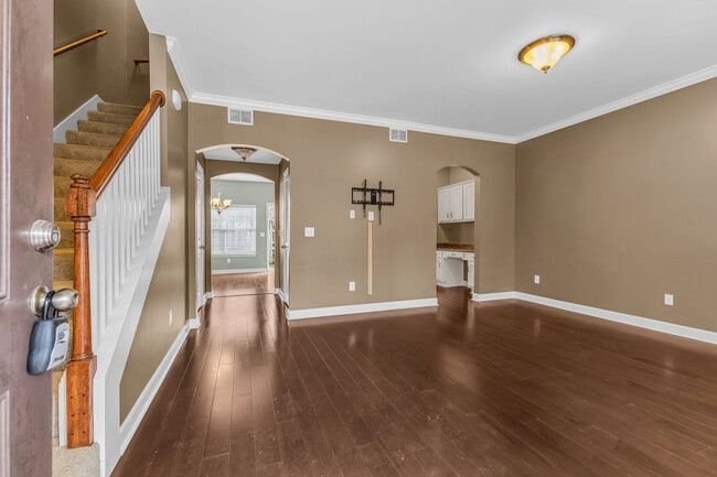 Photo - 553 Rosedale Ave