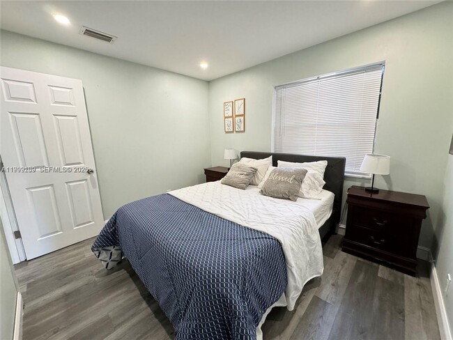 Photo - 236 SE 9th Ave