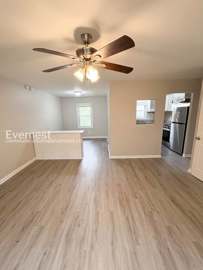 Photo - 1689 Thrasher Ct