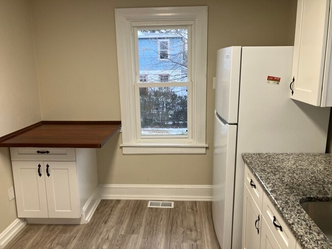 Kitchen Island - 1511 Spring Ave Unit Apartment #1