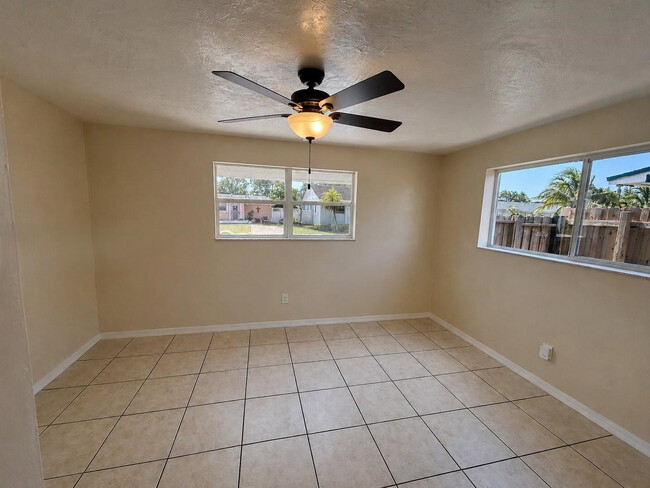 1901 SW 97th Terrace