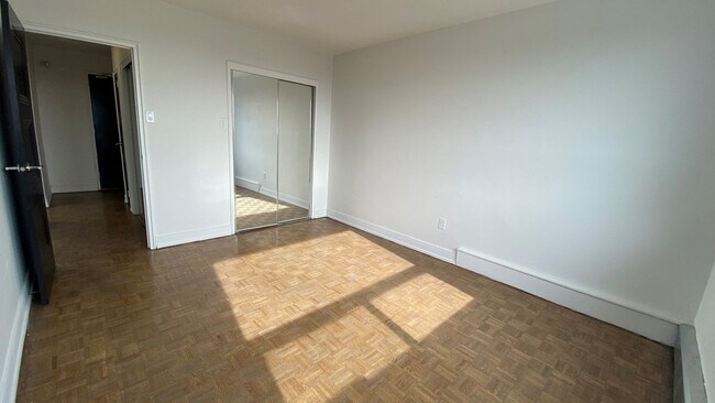 Photo - 66 Spadina Rd