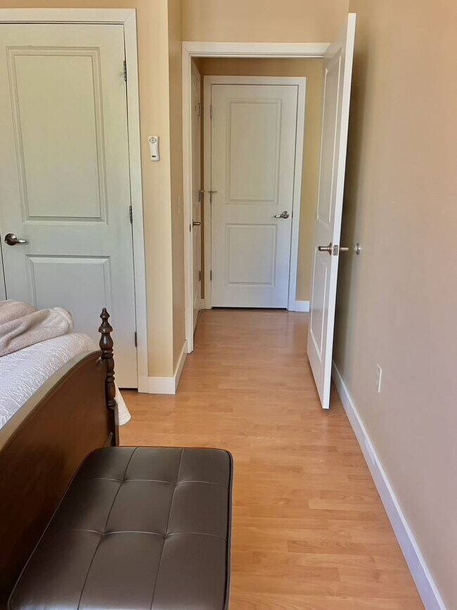 Photo - 370 Farrell St