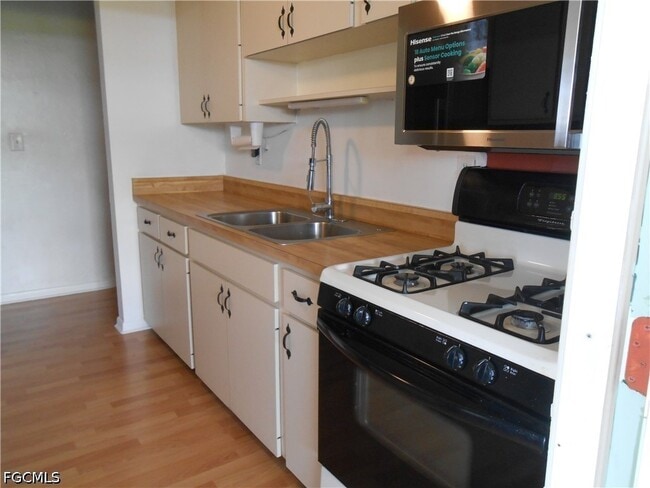 Photo - 52 Heath Aster Ln