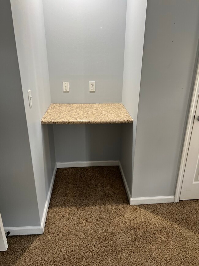 Photo - Easy Street Community