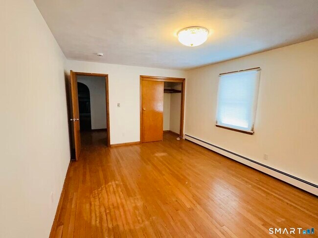 Photo - 668 Ellington Rd