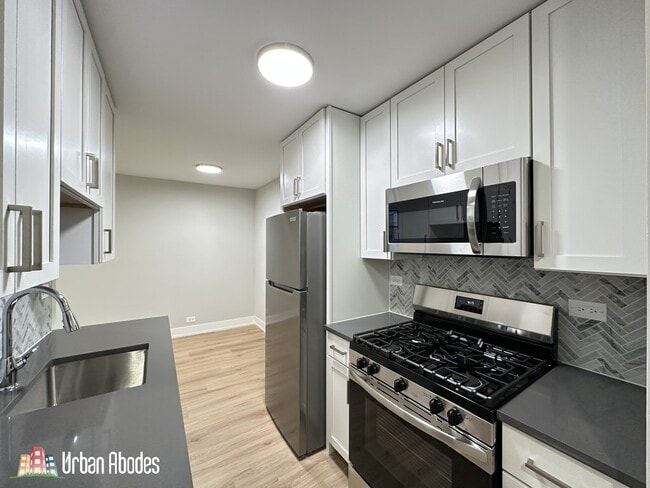 Photo - 533 W Aldine Ave Unit A00C