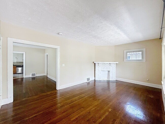 Photo - 2683 Hampshire Rd Unit 2