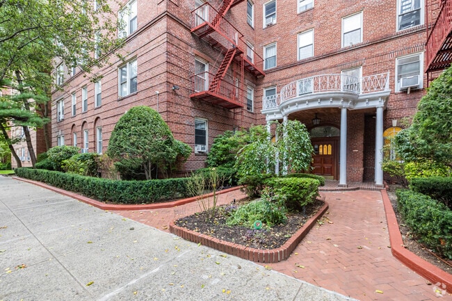 Photo - Stanwix Apartment COOP