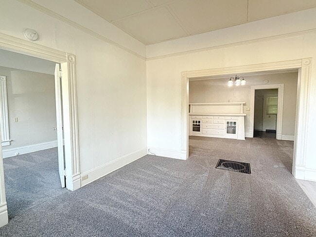 Photo - 4612 SE Taylor St