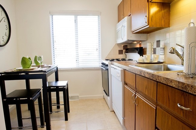 Photo - Golden Gate Gardens