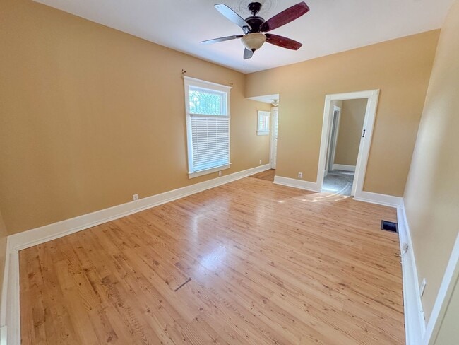935 W Pikes Peak Ave