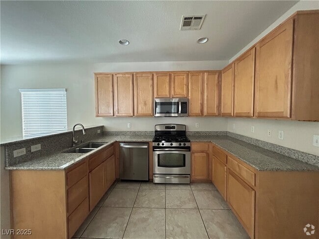 Building Photo - 5553 Chapin Mesa Ave Rental