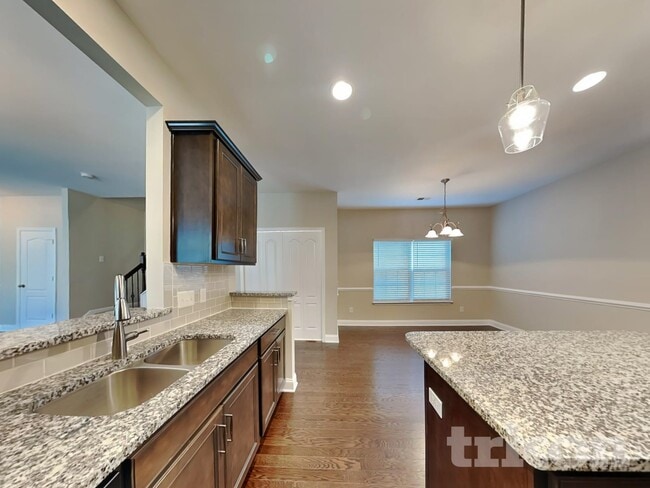 Photo - 102 Ellis Mill St