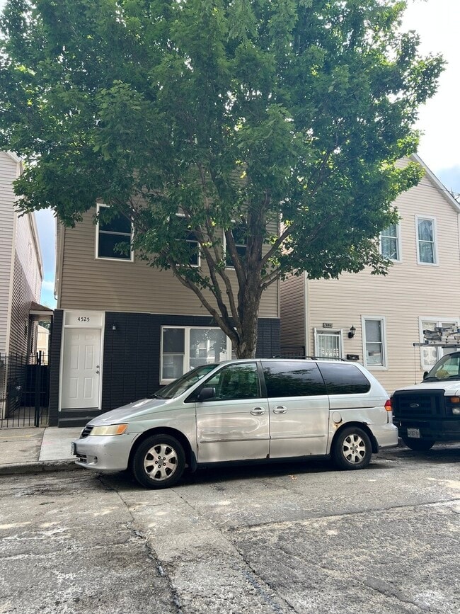 Photo - 4525 S Hermitage Ave