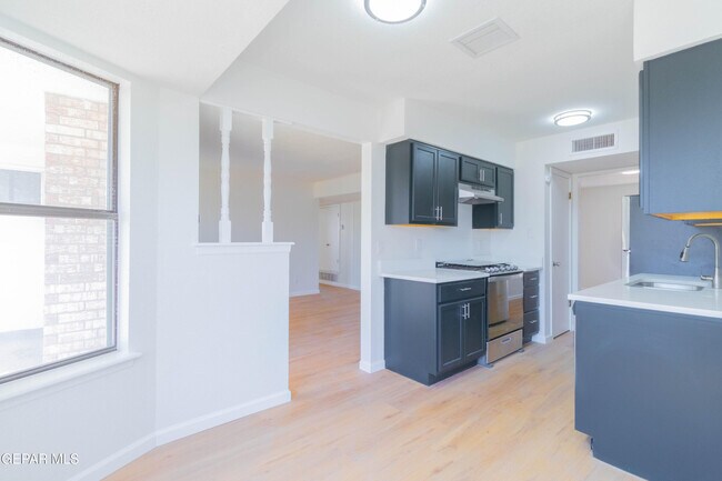 Photo - 11240 Warcloud Ave
