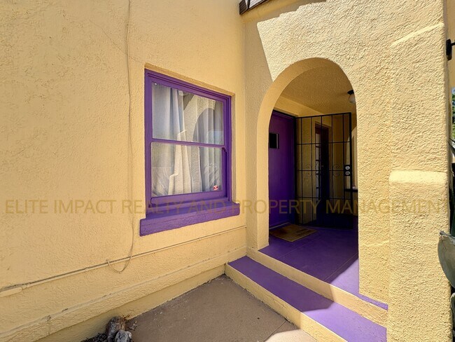 Photo - 2216 E 6th St