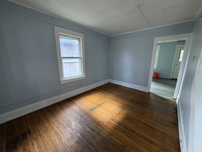 11 Myrtle St