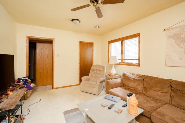 Photo - 410 W 22nd St