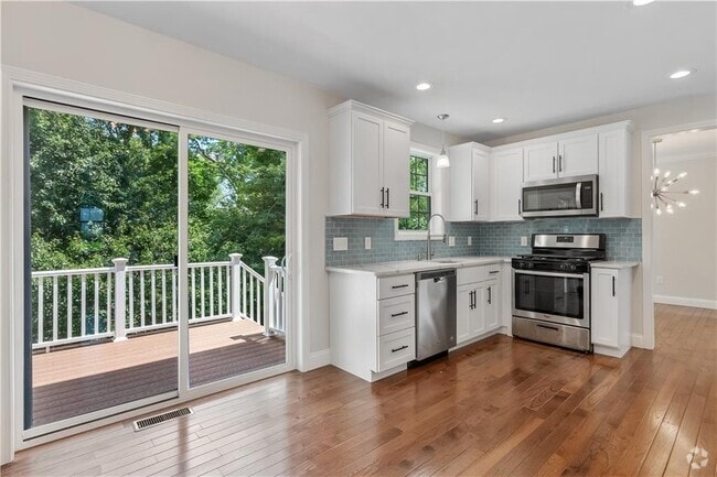 Building Photo - 8 Seabreeze Terrace Rental