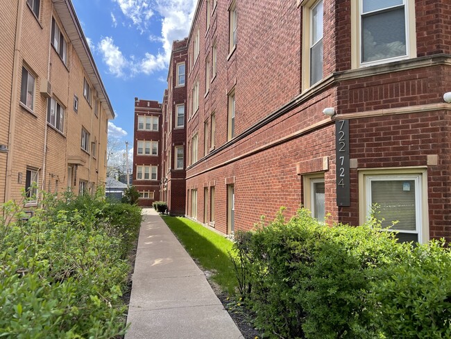 Photo - 722 N Austin Blvd Unit 3W