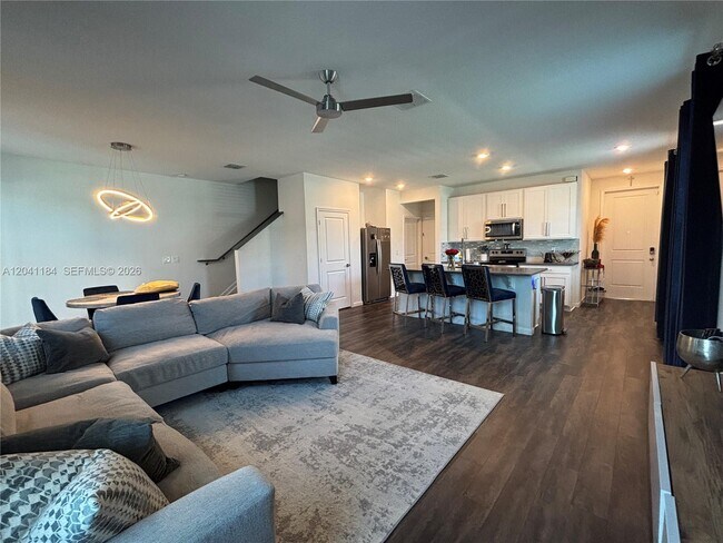 Photo - 6359 Sailpointe Ln