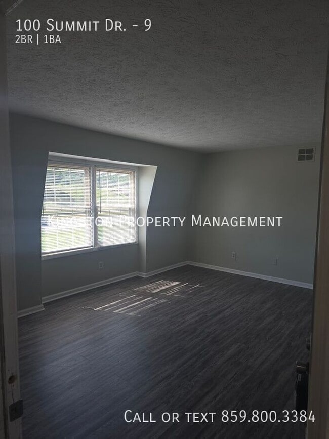 Building Photo - 100 Summit Dr Unit 9