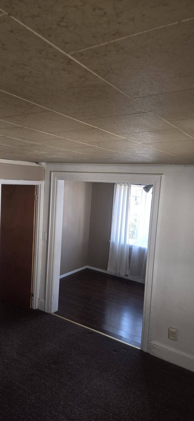 Photo - 9431 97th St Unit Second floor