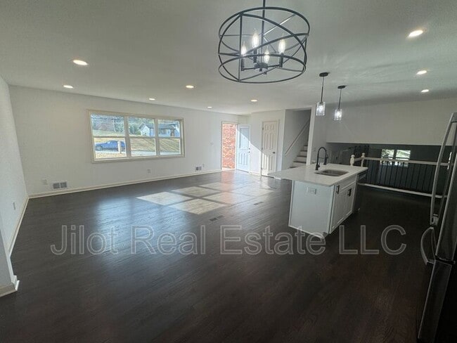 Photo - 2390 Tiffany Pl