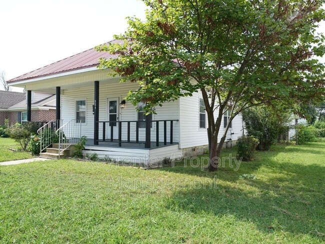 Building Photo - 323 E Will Rogers Blvd Rental