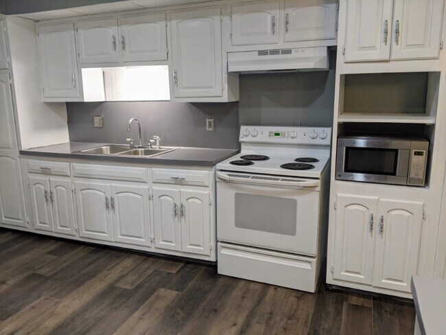 Photo - 700 Lincoln St