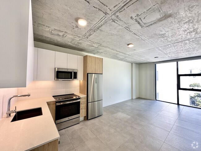 Building Photo - 230 NW 32nd St Unit A4 Rental