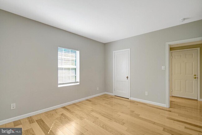 Photo - 1906 N Rhodes St Unidad 51